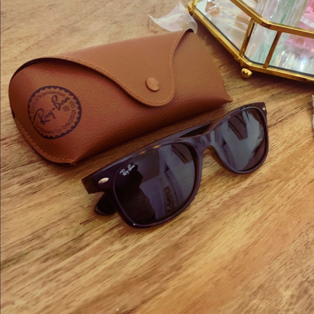 Raybans LIKE NEW! Style: New Wayfarer